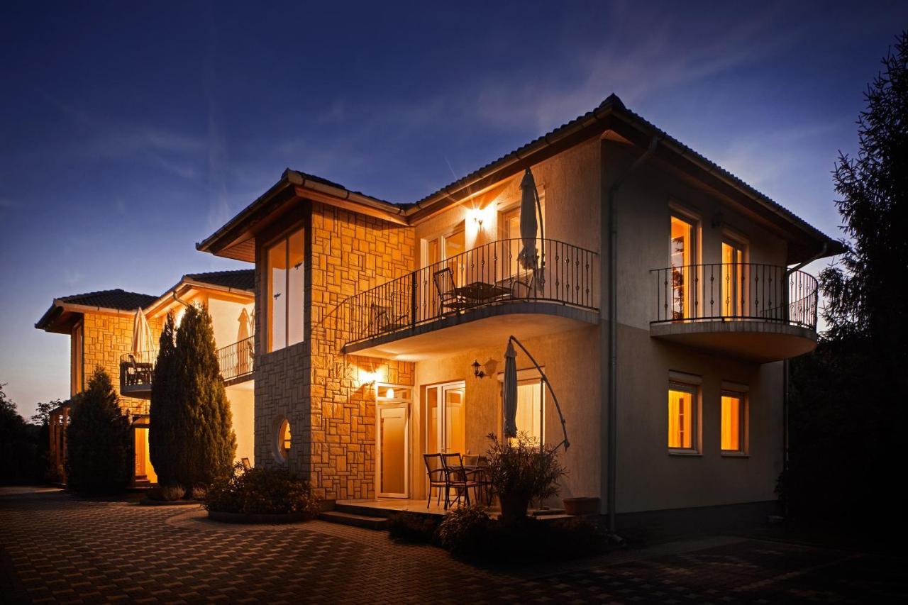Balatonlelle Apartmanhaz Exterior photo
